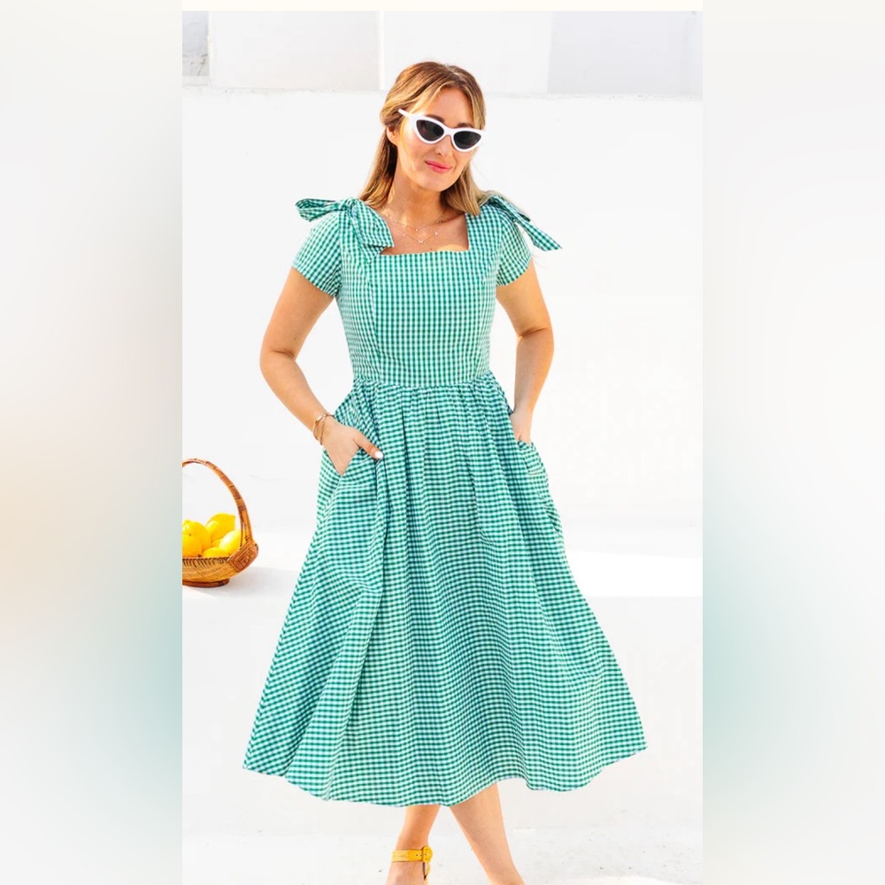 IVY CITY CO- BLAKELY DRESS IN GREEN GINGHAM- XL